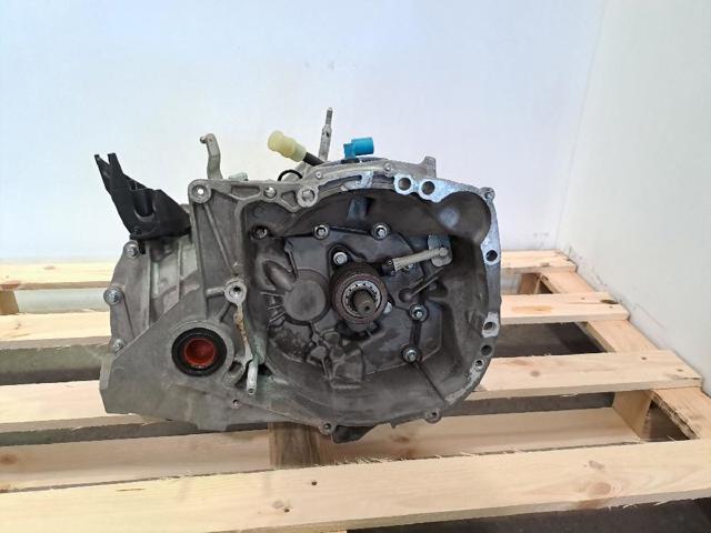 Mechaniczna skrzynia biegów w komplecie JH3128 RENAULT