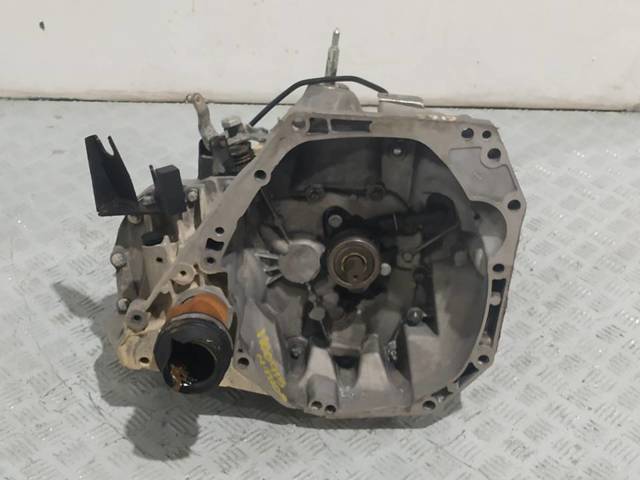 Kupić Mechaniczna skrzynia biegów w komplecie Nissan Tiida  C11X w dobrej cenie