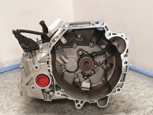 Mechaniczna skrzynia biegów w komplecie JH3372 RENAULT
