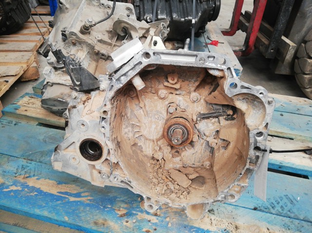 Mechaniczna skrzynia biegów w komplecie JH3372 RENAULT
