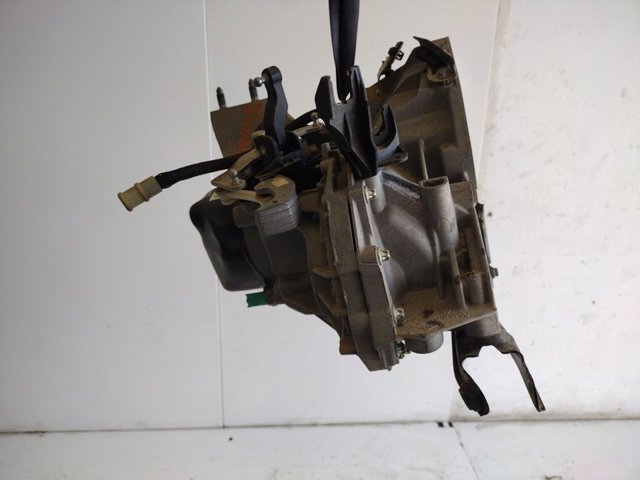 Mechaniczna skrzynia biegów w komplecie JH3372 RENAULT