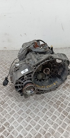 Mechaniczna skrzynia biegów w komplecie JLU VAG