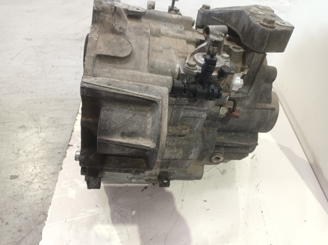 Mechaniczna skrzynia biegów w komplecie JLU VAG