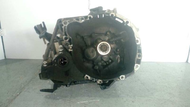Mechaniczna skrzynia biegów w komplecie JR5106 NISSAN