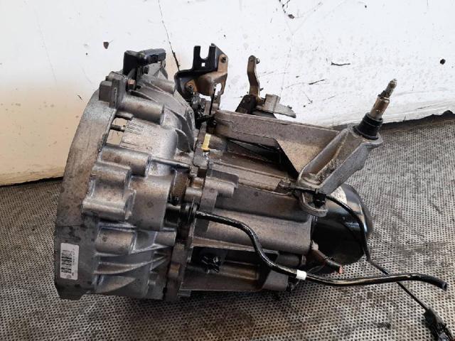 Mechaniczna skrzynia biegów w komplecie JR5106 NISSAN