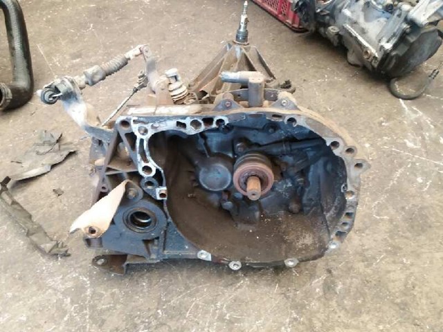 Mechaniczna skrzynia biegów w komplecie JR5106 NISSAN
