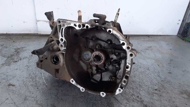 Mechaniczna skrzynia biegów w komplecie JR5106 NISSAN