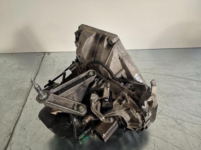Mechaniczna skrzynia biegów w komplecie JR5339 Nissan/Infiniti