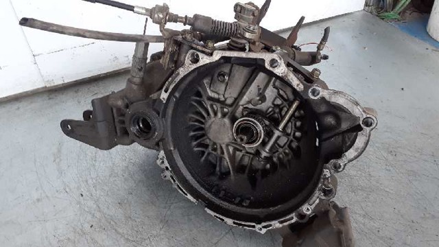 Kupić Mechaniczna skrzynia biegów w komplecie Hyundai Lantra II J-2 w dobrej cenie