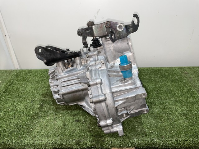 Mechaniczna skrzynia biegów w komplecie JX1873 HYUNDAI