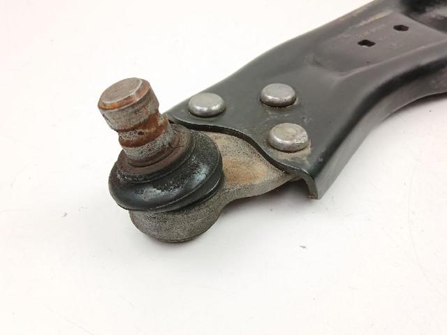 Wahacz zawieszenia przedniego dolny lewy Ford Focus 4 HP