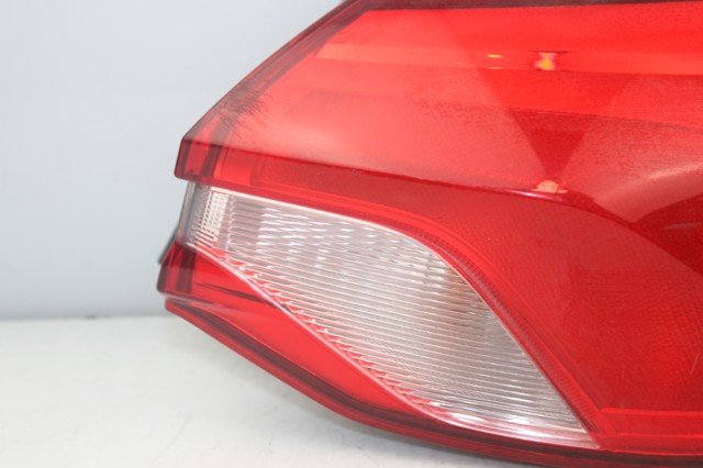 Lampa zespolona tylna prawa Ford Focus 4 HN