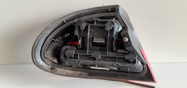 Lampa zespolona tylna prawa K1222036 OPEL