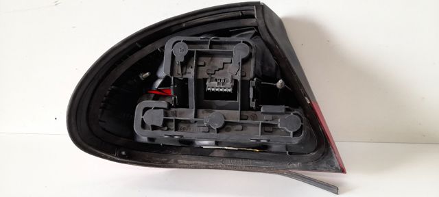 Lampa zespolona tylna prawa K1222036 OPEL