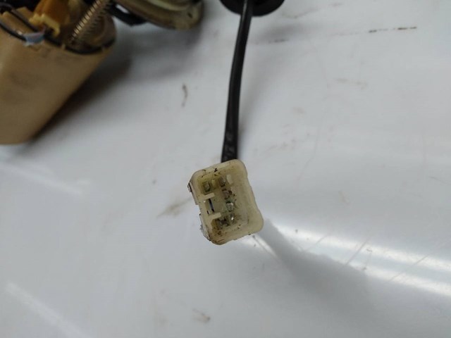 Moduł pompy paliwowej z czujnikiem poziomu paliwa KIA Sephia 2 FB