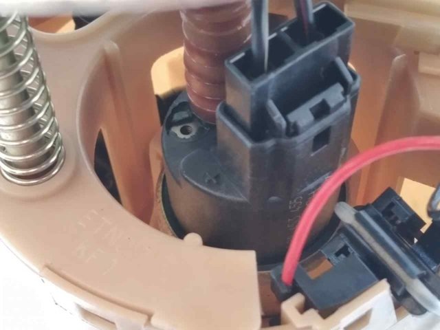 Moduł pompy paliwowej z czujnikiem poziomu paliwa KIA Sephia 2 FB