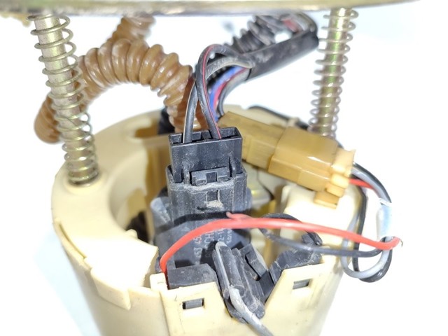 Moduł pompy paliwowej z czujnikiem poziomu paliwa KIA Sephia 2 FB