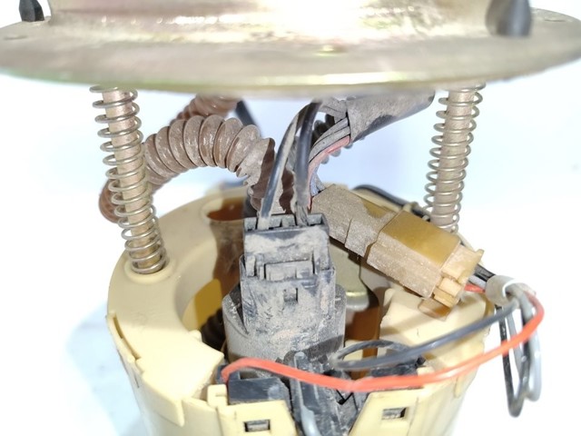 Moduł pompy paliwowej z czujnikiem poziomu paliwa KIA Sephia 2 FB