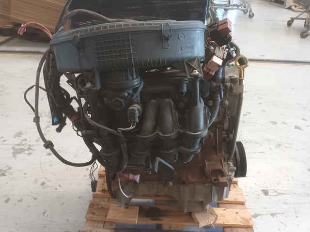 Silnik w komplecie do Dacia Logan KS