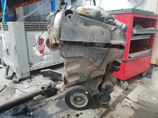 Silnik w komplecie K9K732 RENAULT