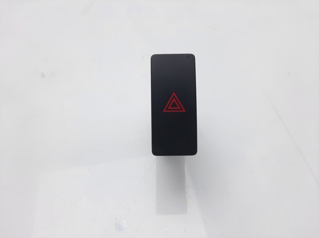 Przycisk włączania światła awaryjnego KD45664H0 MAZDA