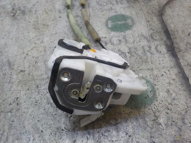 Zamek drzwi tylnych lewych KD5373310 MAZDA
