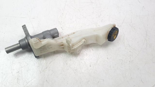 Główny cylinder hamulców KDY34340ZA MAZDA