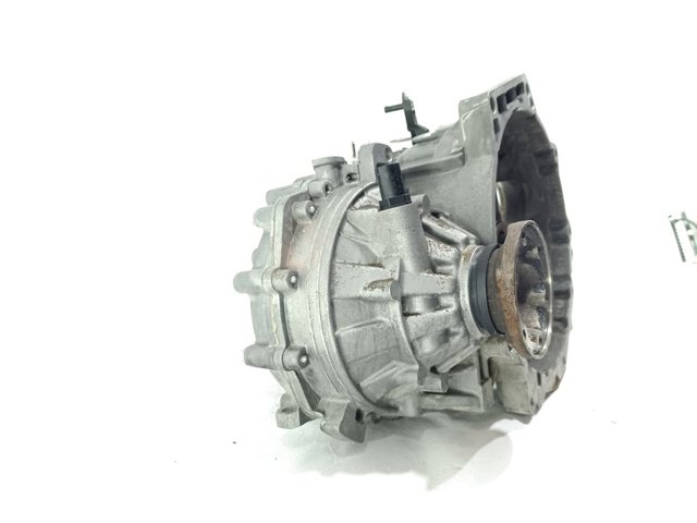 Mechaniczna skrzynia biegów w komplecie KFK VAG