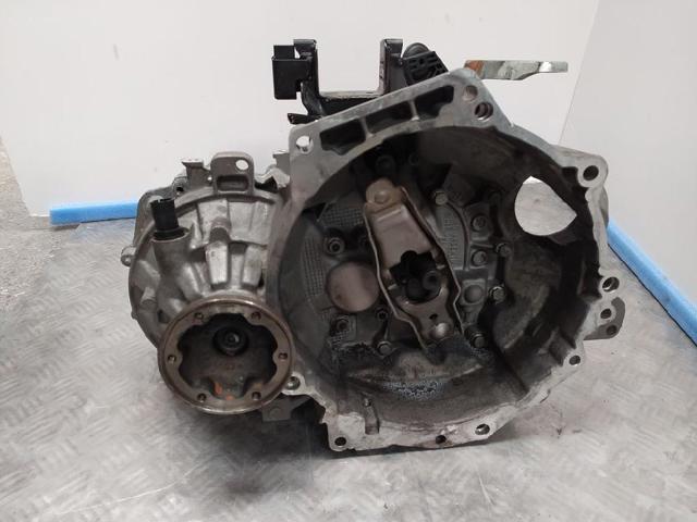 Mechaniczna skrzynia biegów w komplecie KFK VAG