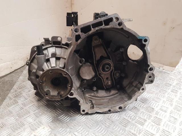 Mechaniczna skrzynia biegów w komplecie KFK VAG