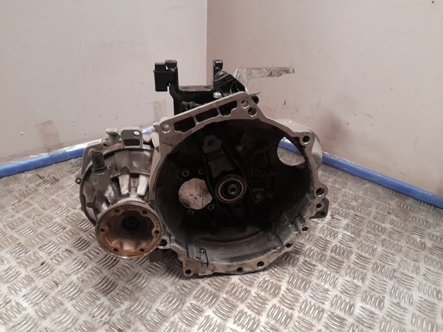 Mechaniczna skrzynia biegów w komplecie KFK VAG