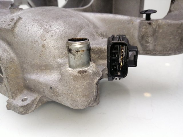 Kolektor ssący Mazda 6 GG