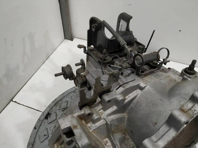 Mechaniczna skrzynia biegów w komplecie KIA Cerato 1 LD