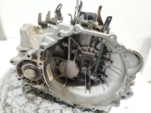 Mechaniczna skrzynia biegów w komplecie KIA Cerato 1 LD