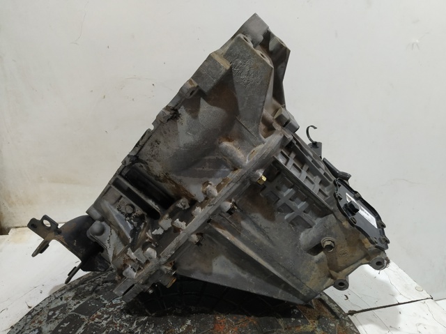 Mechaniczna skrzynia biegów w komplecie KIA Cerato 1 LD