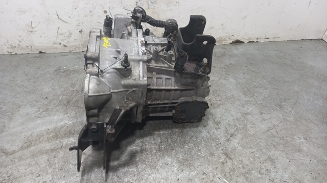 Mechaniczna skrzynia biegów w komplecie KIA Cerato 1 LD