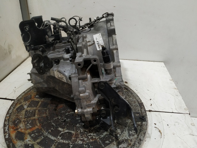 Mechaniczna skrzynia biegów w komplecie KIA Cerato 1 LD