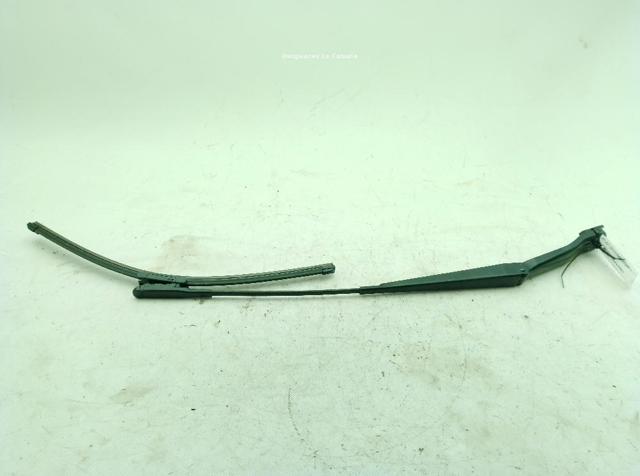 Ramię wycieraczki szyby przedniej LR002246 LAND ROVER