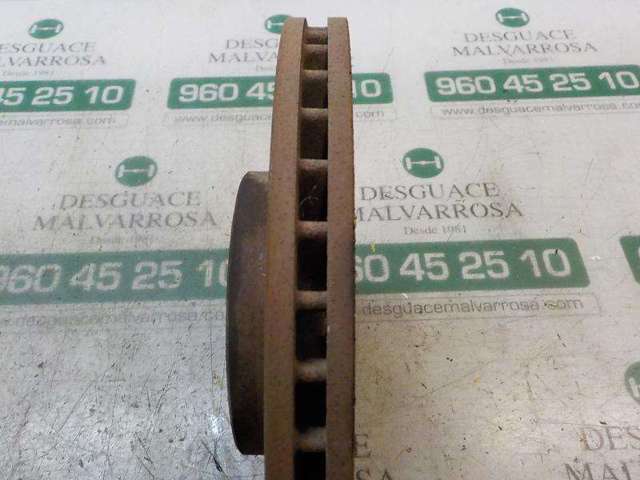 Tarcza hamulcowa przednia LR007055 LAND ROVER