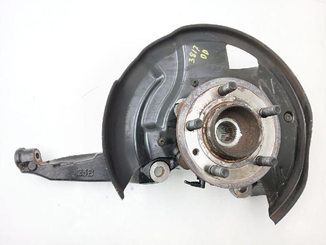 Czop (zwrotnica) przedni prawy LR014140 LAND ROVER