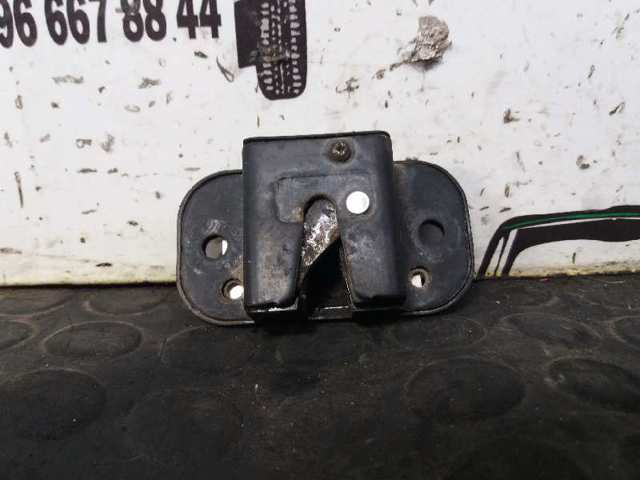 Zamek klapy bagażnika (3/5 drzwi tylnych) LR016678 LAND ROVER