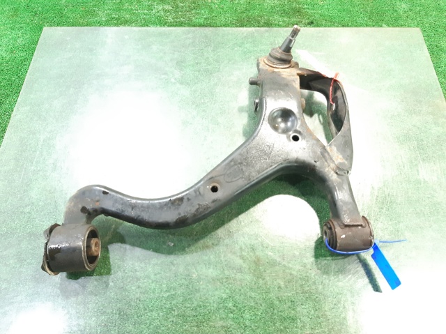 Wahacz zawieszenia przedniego dolny prawy LR029304 LAND ROVER