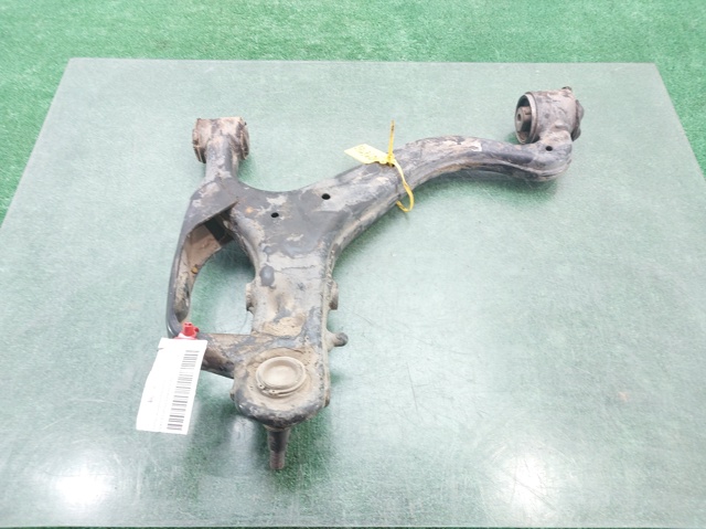 Wahacz zawieszenia przedniego dolny lewy LR029306 LAND ROVER