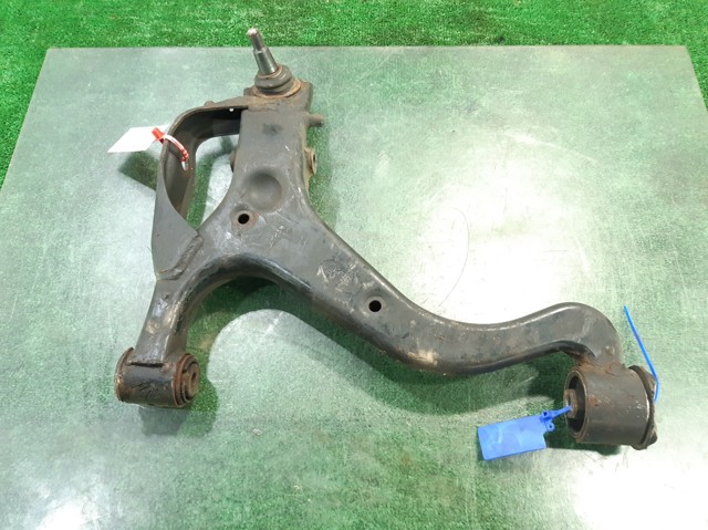 Wahacz zawieszenia przedniego dolny lewy LR029306 LAND ROVER