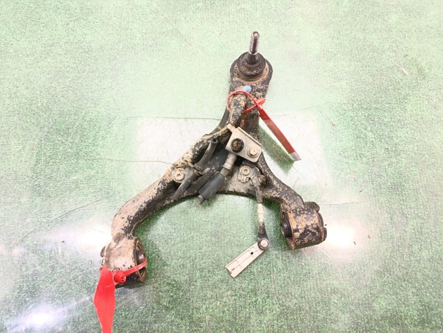 Wahacz zawieszenia przedniego prawy górny LR051617 LAND ROVER