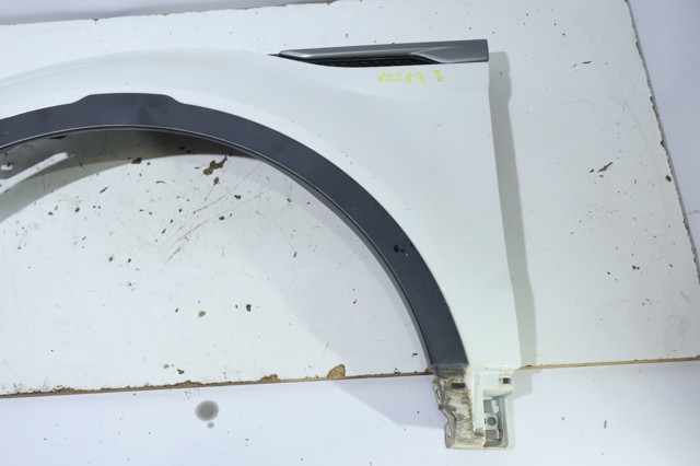 Błotnik przedni lewy LR066935 LAND ROVER