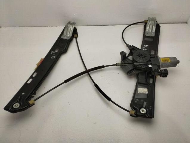 Zamek drzwi przednich prawych LR072413 LAND ROVER