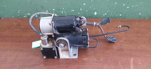 LR072537 Land Rover