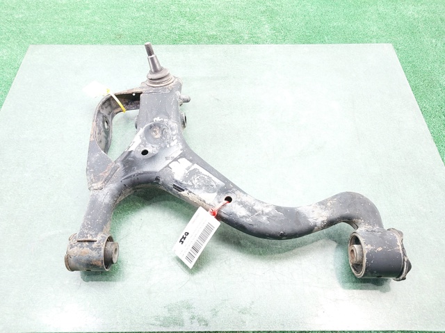 Wahacz zawieszenia przedniego dolny lewy LR075995 LAND ROVER