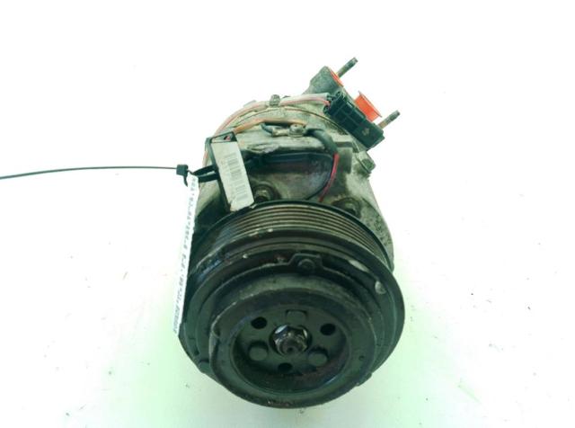 LR112585 Land Rover